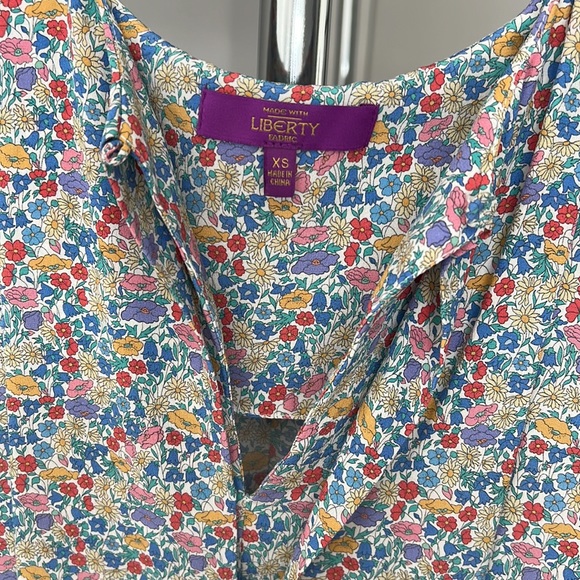 Tuckernuck Liberty Of London Floral Printed Silk De Chine Pullover Pleated Dress - Picture 4 of 12